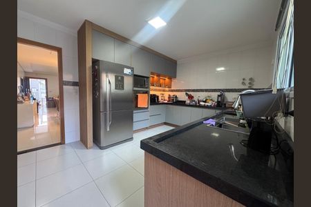 Casa à venda com 3 quartos, 230m² em Vila Luiz Casa, São Bernardo do Campo