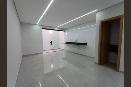 Casa à venda com 4 quartos, 230m² em Vila Carrão, São Paulo