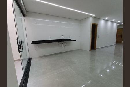 Casa à venda com 230m², 4 quartos e 4 vagas