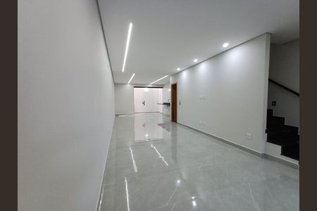Casa à venda com 4 quartos, 230m² em Vila Carrão, São Paulo