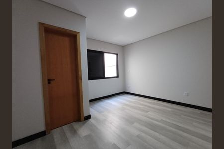 Casa à venda com 4 quartos, 230m² em Vila Carrão, São Paulo