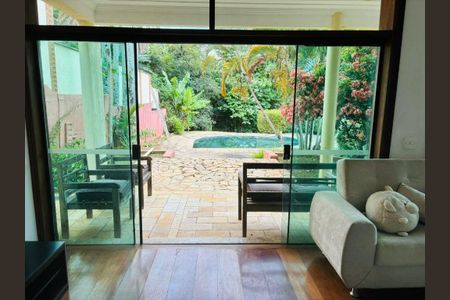Casa à venda com 443m², 4 quartos e 5 vagas