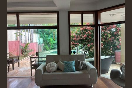 Casa à venda com 443m², 4 quartos e 5 vagas