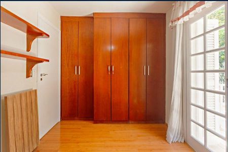 Casa à venda com 3 quartos, 172m² em Vila Suzana, São Paulo