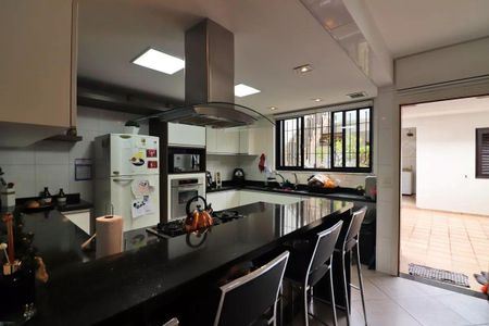 Casa à venda com 255m², 3 quartos e 5 vagas