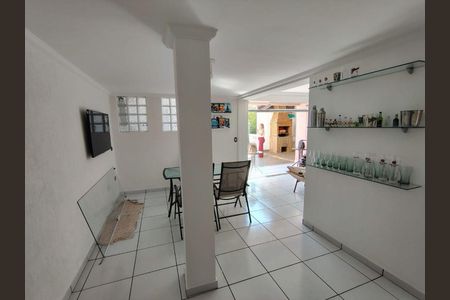 Casa à venda com 287m², 3 quartos e 3 vagas
