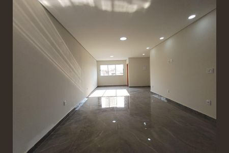 Casa à venda com 3 quartos, 224m² em Vila Carrão, São Paulo