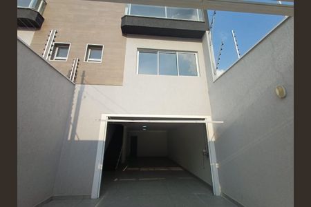 Casa à venda com 224m², 3 quartos e 4 vagas