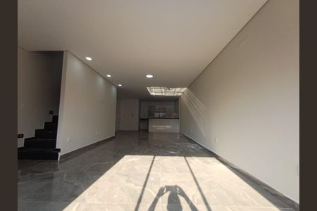 Casa à venda com 3 quartos, 224m² em Vila Carrão, São Paulo