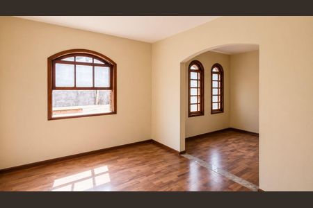 Casa à venda com 4 quartos, 385m² em Residencial Cinco (Alphaville), Santana de Parnaíba