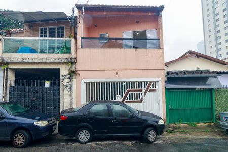 Casa para alugar com 90m², 3 quartos e 1 vaga Casa para alugar com 90m², 3 quartos e 1 vagaFachada