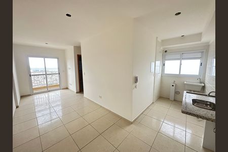 Sala de apartamento para alugar com 2 quartos, 46m² em Parque Sao Vicente, São Vicente