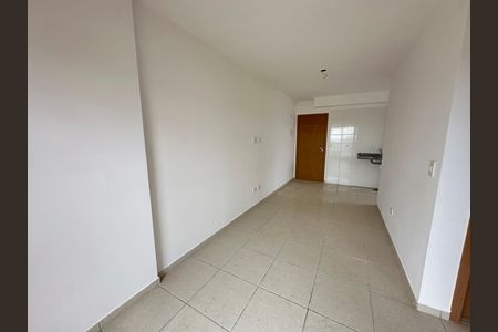 Sala de apartamento para alugar com 2 quartos, 46m² em Parque Sao Vicente, São Vicente
