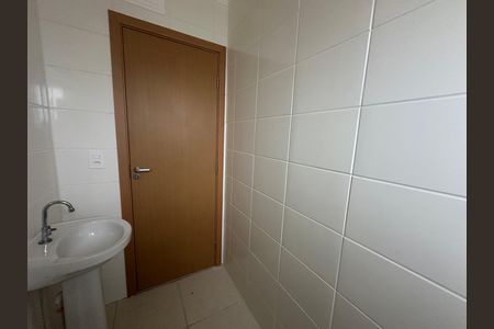 Apartamento para alugar com 46m², 2 quartos e 1 vaga Apartamento para alugar com 46m², 2 quartos e 1 vagaBanheiro