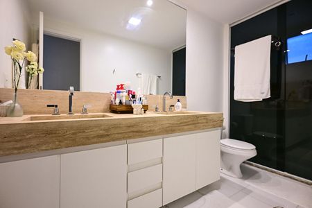 Apartamento à venda com 168m², 3 quartos e 3 vagasBanheiro da Suíte  3