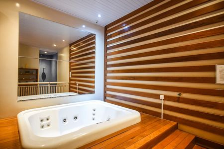 Apartamento à venda com 168m², 3 quartos e 3 vagas Apartamento à venda com 168m², 3 quartos e 3 vagasSpa