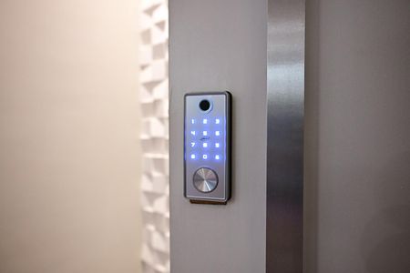 Apartamento à venda com 168m², 3 quartos e 3 vagasFechadura Eletrônica
