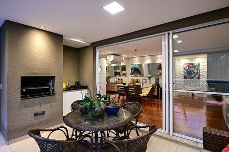 Apartamento à venda com 168m², 3 quartos e 3 vagasVaranda