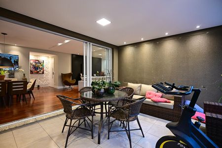 Apartamento à venda com 168m², 3 quartos e 3 vagasVaranda