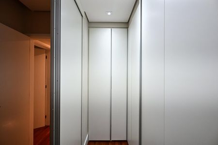 Apartamento à venda com 168m², 3 quartos e 3 vagasArmário da Suíte  3