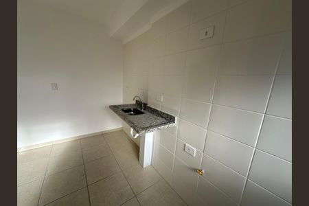 Cozinha de apartamento para alugar com 2 quartos, 46m² em Parque Sao Vicente, São Vicente