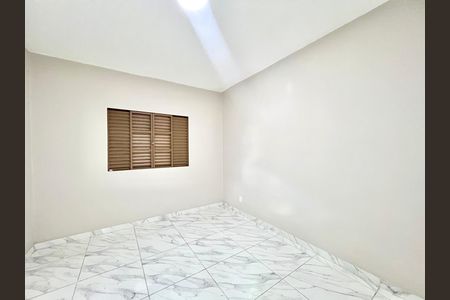 Casa à venda com 490m², 4 quartos e 3 vagas Casa à venda com 490m², 4 quartos e 3 vagasQuarto 2