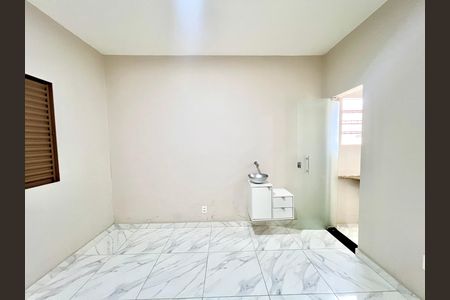Casa à venda com 490m², 4 quartos e 3 vagas Casa à venda com 490m², 4 quartos e 3 vagasQuarto Suíte