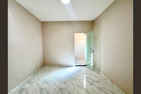 Casa à venda com 490m², 4 quartos e 3 vagas Casa à venda com 490m², 4 quartos e 3 vagasQuarto 2