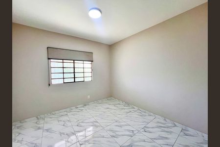 Casa à venda com 490m², 4 quartos e 3 vagas Casa à venda com 490m², 4 quartos e 3 vagasQuarto 1