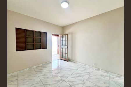 Sala de casa para alugar com 4 quartos, 490m² em Glória, Belo Horizonte