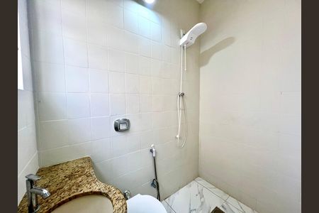 Casa à venda com 490m², 4 quartos e 3 vagas Casa à venda com 490m², 4 quartos e 3 vagasBanheiro da Suíte