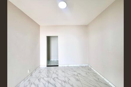 Casa à venda com 490m², 4 quartos e 3 vagas Casa à venda com 490m², 4 quartos e 3 vagasSala