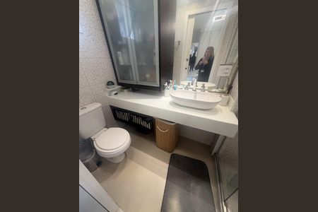 Apartamento à venda com 87m², 2 quartos e 2 vagasBanheiro 
