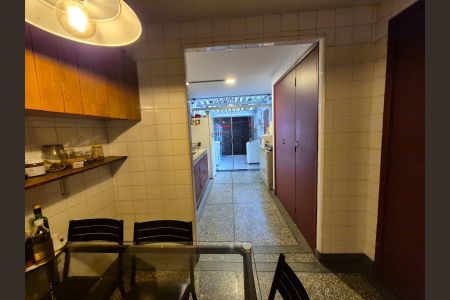 Casa à venda com 3 quartos, 235m² em Vila Madalena, São Paulo