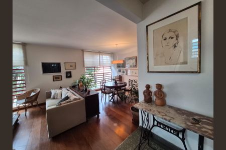 Casa à venda com 3 quartos, 235m² em Vila Madalena, São Paulo