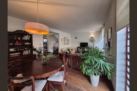 Casa à venda com 3 quartos, 235m² em Vila Madalena, São Paulo