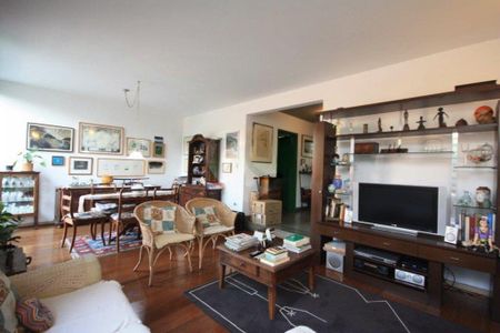 Casa à venda com 3 quartos, 235m² em Vila Madalena, São Paulo