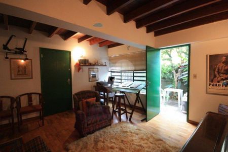 Casa à venda com 3 quartos, 235m² em Vila Madalena, São Paulo