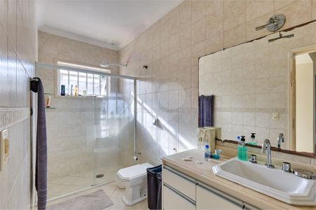 Casa à venda com 215m², 4 quartos e 4 vagas