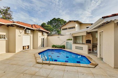 Casa à venda com 215m², 4 quartos e 4 vagas