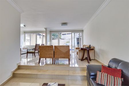 Casa à venda com 4 quartos, 215m² em Jardim Campo Grande, São Paulo