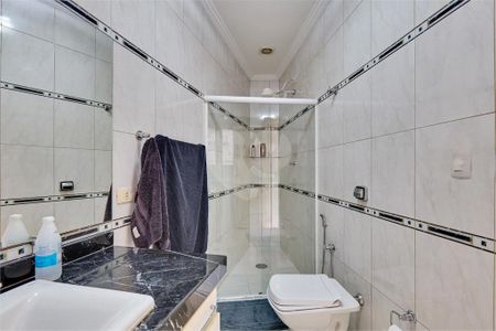 Casa à venda com 215m², 4 quartos e 4 vagas