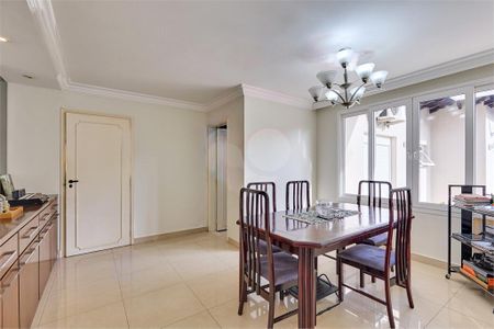 Casa à venda com 4 quartos, 215m² em Jardim Campo Grande, São Paulo