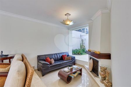 Casa à venda com 4 quartos, 215m² em Jardim Campo Grande, São Paulo