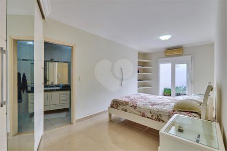 Casa à venda com 215m², 4 quartos e 4 vagas
