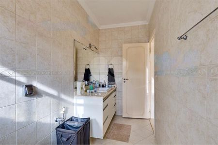 Casa à venda com 215m², 4 quartos e 4 vagas
