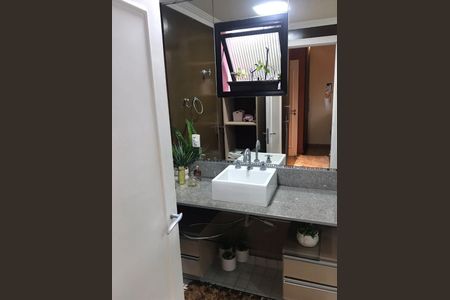 Apartamento para alugar com 237m², 3 quartos e 3 vagas Apartamento para alugar com 237m², 3 quartos e 3 vagasBanheiro