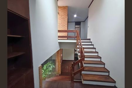 Casa à venda com 310m², 6 quartos e 2 vagas