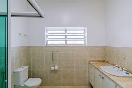 Casa para alugar com 240m², 4 quartos e 3 vagas Casa para alugar com 240m², 4 quartos e 3 vagasSuite - Banheiro