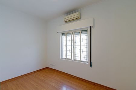 Casa para alugar com 240m², 4 quartos e 3 vagas Casa para alugar com 240m², 4 quartos e 3 vagasQuarto 01